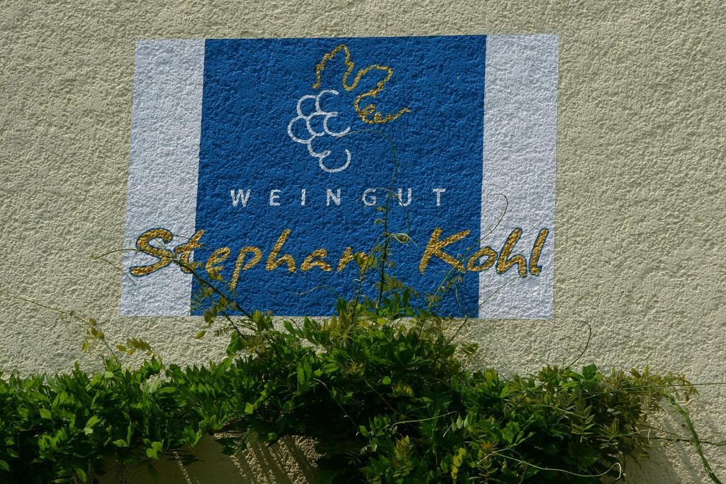 Weingut&Gästehaus Stephan Kohl Neumagen-Dhron Exterior foto