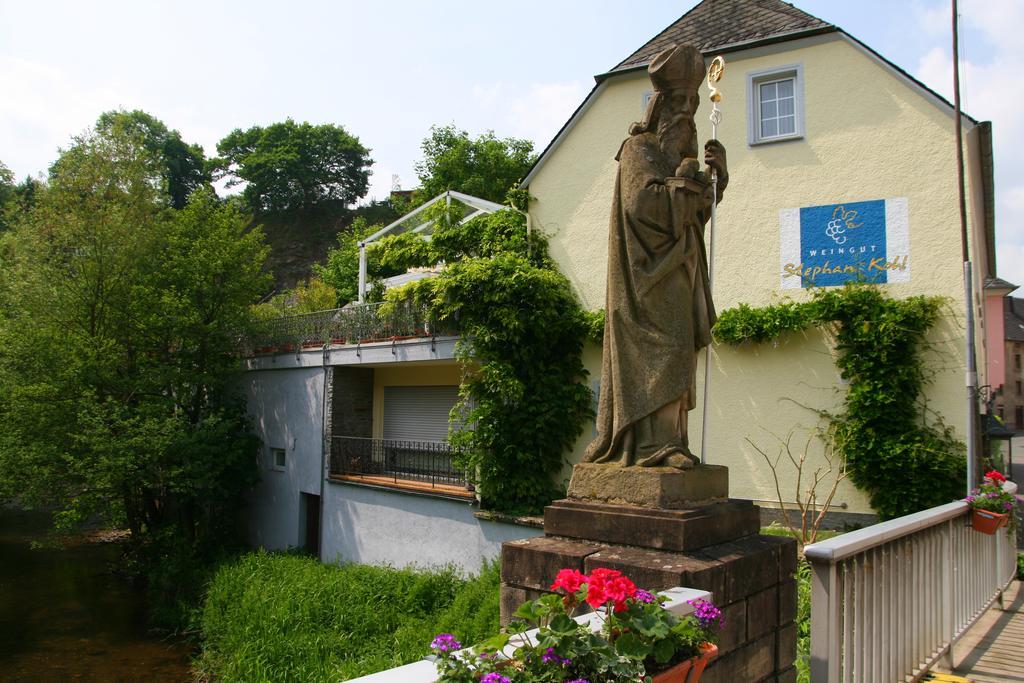 Weingut&Gästehaus Stephan Kohl Neumagen-Dhron Exterior foto
